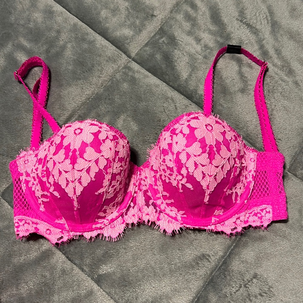Victoria Secret Pink Lace Push up Bra